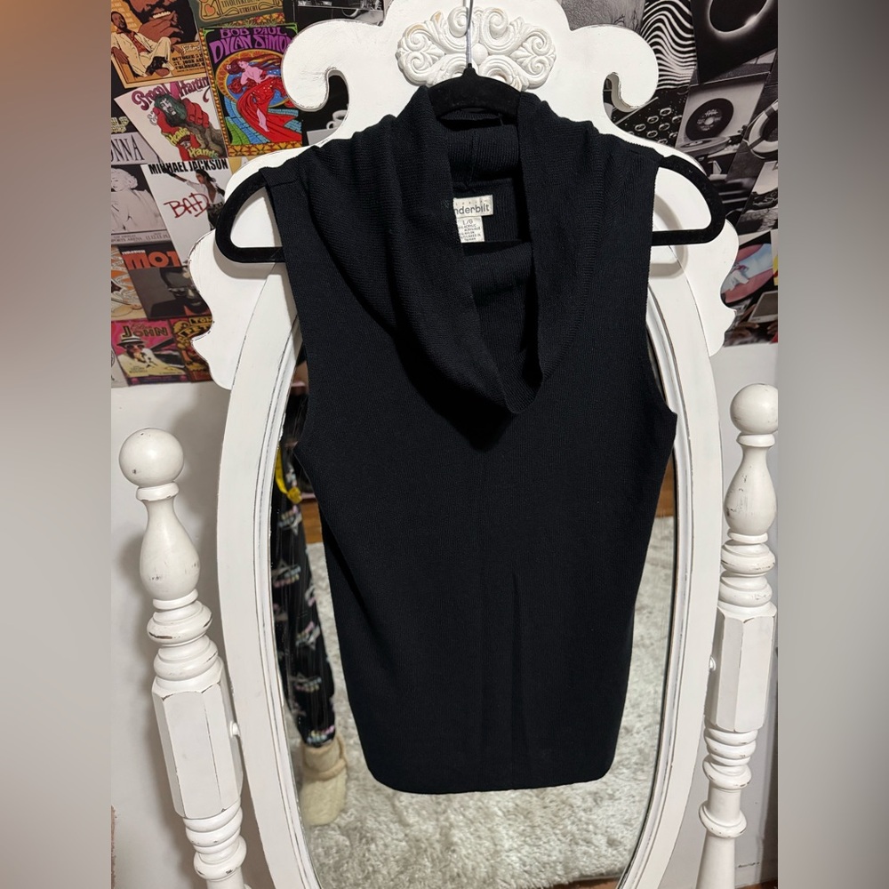 Gloria Vanderbilt Black Sleeveless Sweater